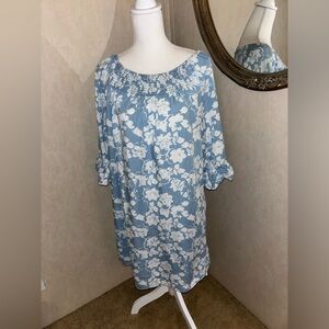 Like new, blue & white floral dress.